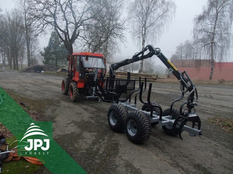 Kompaktní-vyvážečka-Vahva-Jussi-2000_400-a-malotraktor