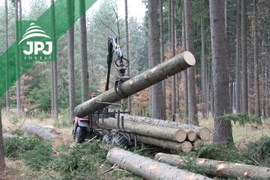 Malá vyvážečka Vahva Jussi 1500_320 4WD a pracovní čtyřkolka